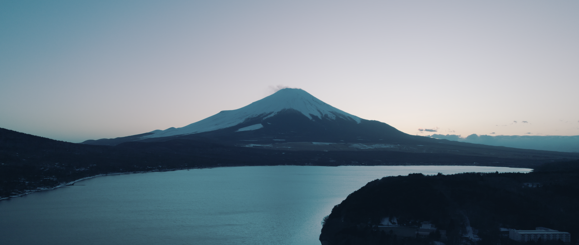 ドローンで撮影した富士山
